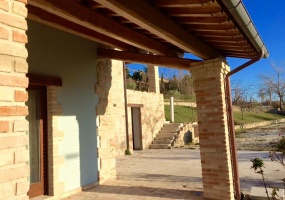 thimg 17 285x200 Terreni e rustici