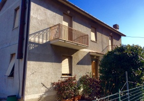 thimg 10 285x200 Appartamenti a Matelica
