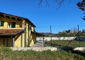 thimg IMG 9046 285x200 Appartamenti a Matelica