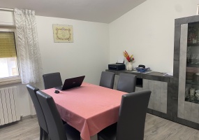 thimg IMG 9424 285x200 Appartamenti fuori Matelica