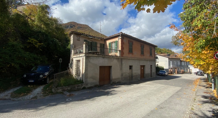 thimg IMG 2679 825x450 Dettaglio singola proprietà