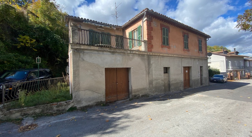 thimg IMG 2680 825x450 Dettaglio singola proprietà